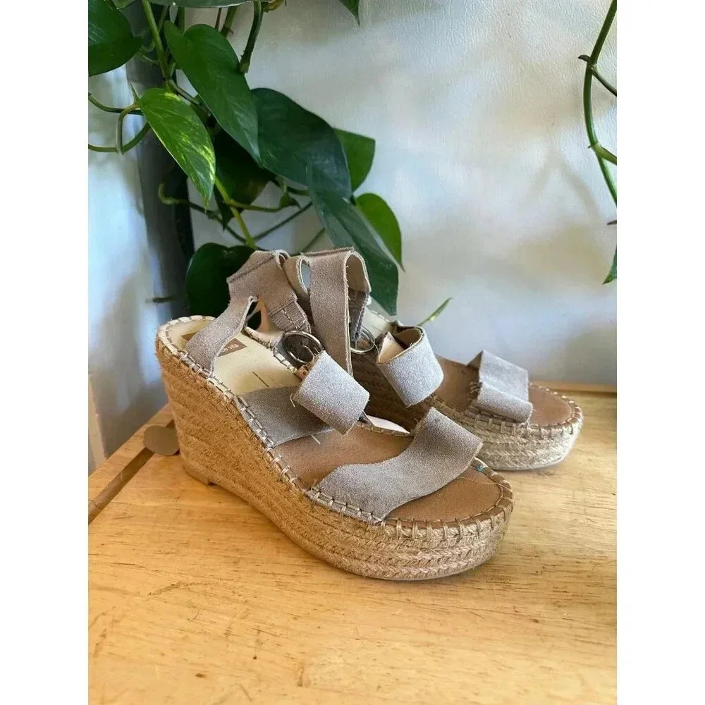 Dolce Vita Women’s size 8M Wedge sandals